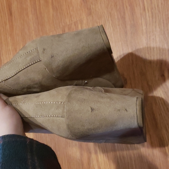 2 pairs suede wedge booties size 9.5 - Picture 5 of 5